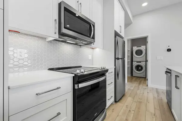 255 Les Jardins PARK SE #408, Calgary, AB T2C 5W9