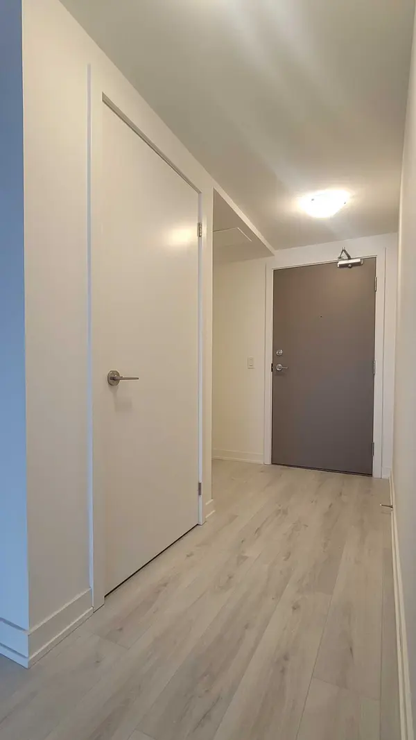 1010 Sandy Beach RD #414, Pickering, ON L1W 3V9