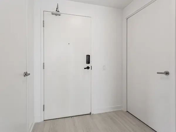 3883 Quartz RD #213, Mississauga, ON L5B 0M4