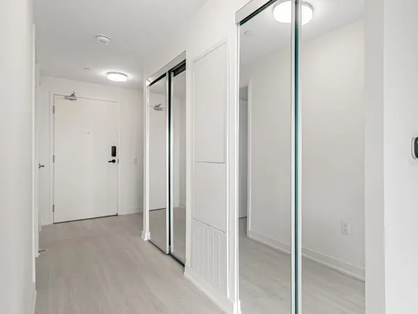 3883 Quartz RD #213, Mississauga, ON L5B 0M4