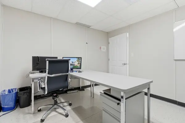 1070 Colborne ST, London East, ON N6A 3Y1