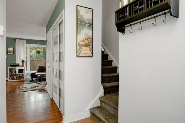 1302 Alness CT #15, Cyrville - Carson Grove - Pineview, ON K1B 5H2