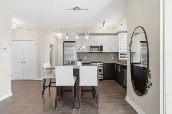 520 North Service RD #411, Grimsby, ON L3M 0C9