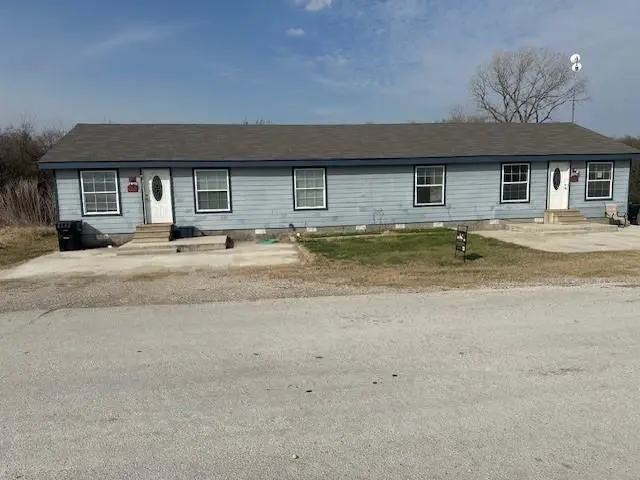 121 Windy Creek, Springtown, TX 76082