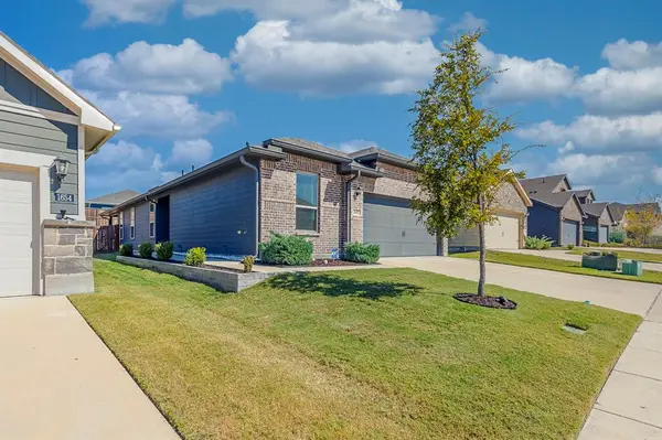 1652 Briar Hunt Drive, Forney, TX 75126