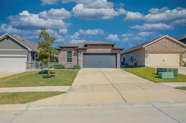 1652 Briar Hunt Drive, Forney, TX 75126