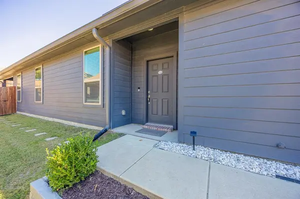 1652 Briar Hunt Drive, Forney, TX 75126