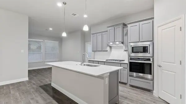 10372 SARASOTA Street, Grand Prairie, TX 76065