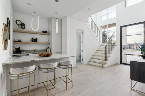 Dallas, TX 75209,7526 Kenwell Street