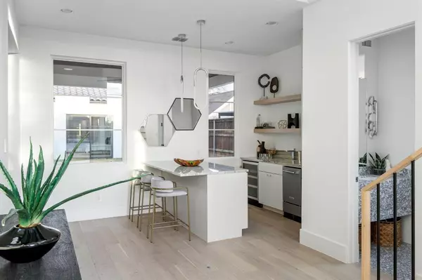 Dallas, TX 75209,7526 Kenwell Street