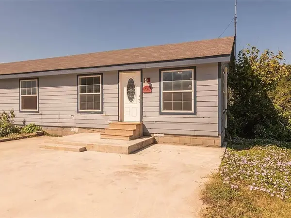 121 Windy Creek, Springtown, TX 76082