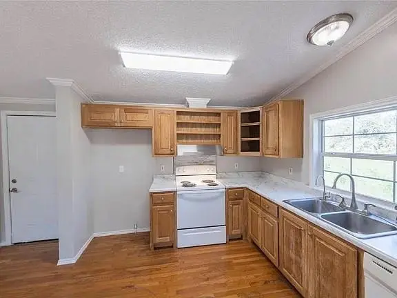 121 Windy Creek, Springtown, TX 76082