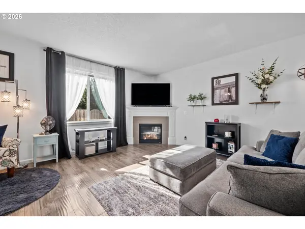 924 JULIE LN, Molalla, OR 97038