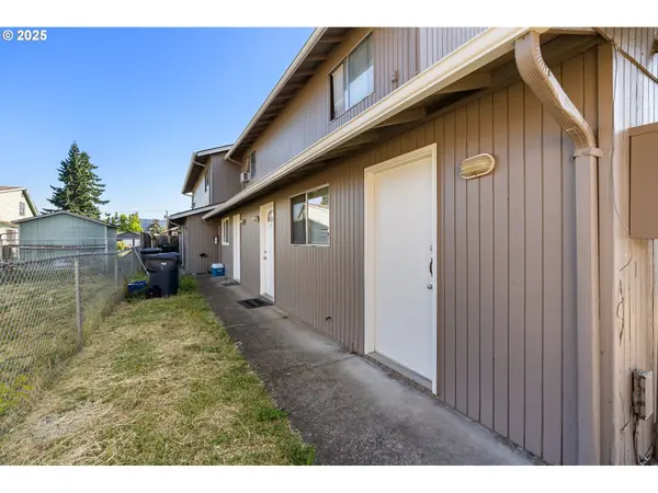 1180 R ST, Springfield, OR 97477