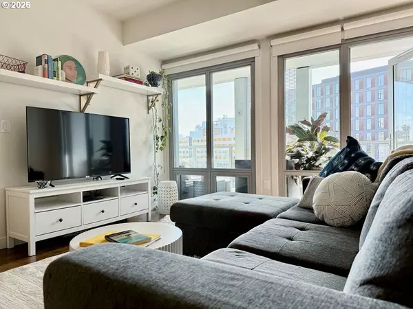 Portland, OR 97209,1310 NW NAITO PKWY #509