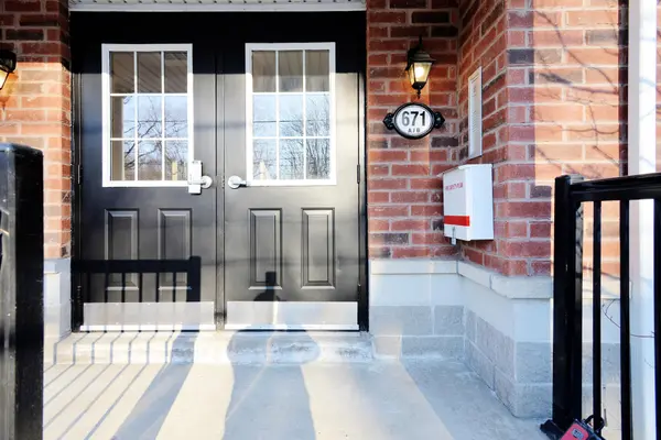 671 Warden AVE #26, Toronto E04, ON M1L 0G3