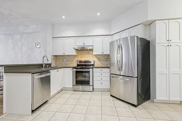 23 Observatory LN #66, Richmond Hill, ON L4C 0M7