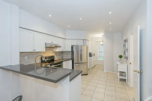 23 Observatory LN #66, Richmond Hill, ON L4C 0M7