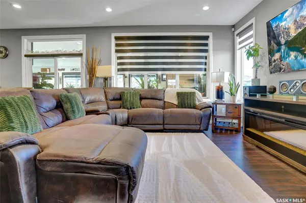 25 Hudson DRIVE, Pilot Butte, SK S0G 3Z0