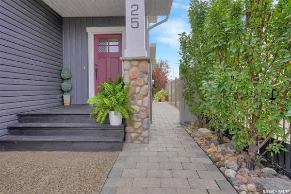 25 Hudson DRIVE, Pilot Butte, SK S0G 3Z0