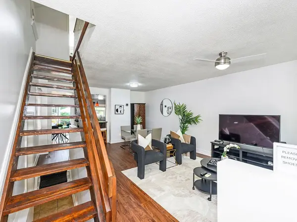 135 Bernice CRES, Toronto W03, ON M6N 1X3