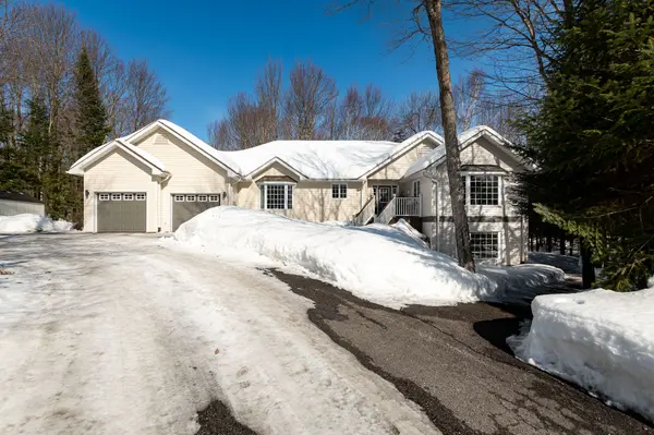 24 Birchwood CRES, Huntsville, ON P1H 0A6