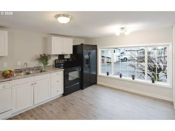 Molalla, OR 97038,505 LEROY AVE #J