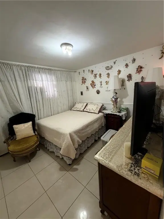 15620 76th ST, Howard Beach, NY 11414