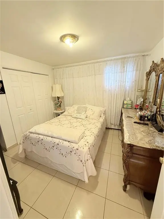 15620 76th ST, Howard Beach, NY 11414