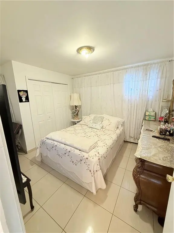 15620 76th ST, Howard Beach, NY 11414