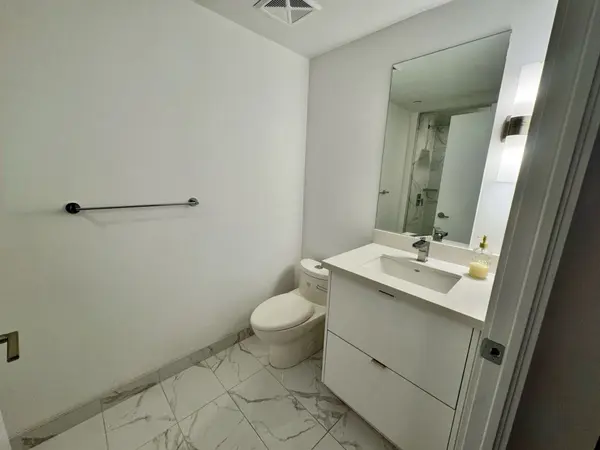 2 TEAGARDEN CT #305, Toronto C14, ON M2N 0L6