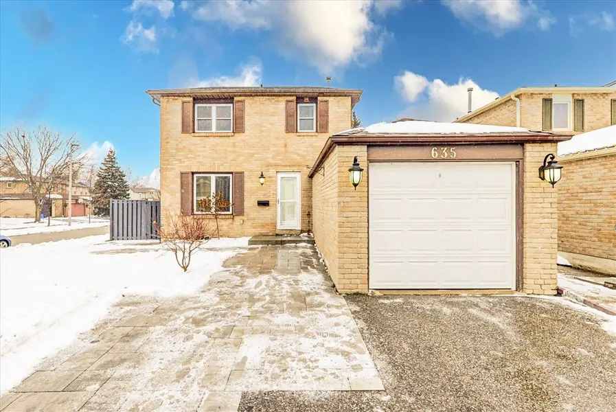 635 BECKWORTH SQ #BSMT, Pickering, ON L1V 3X3