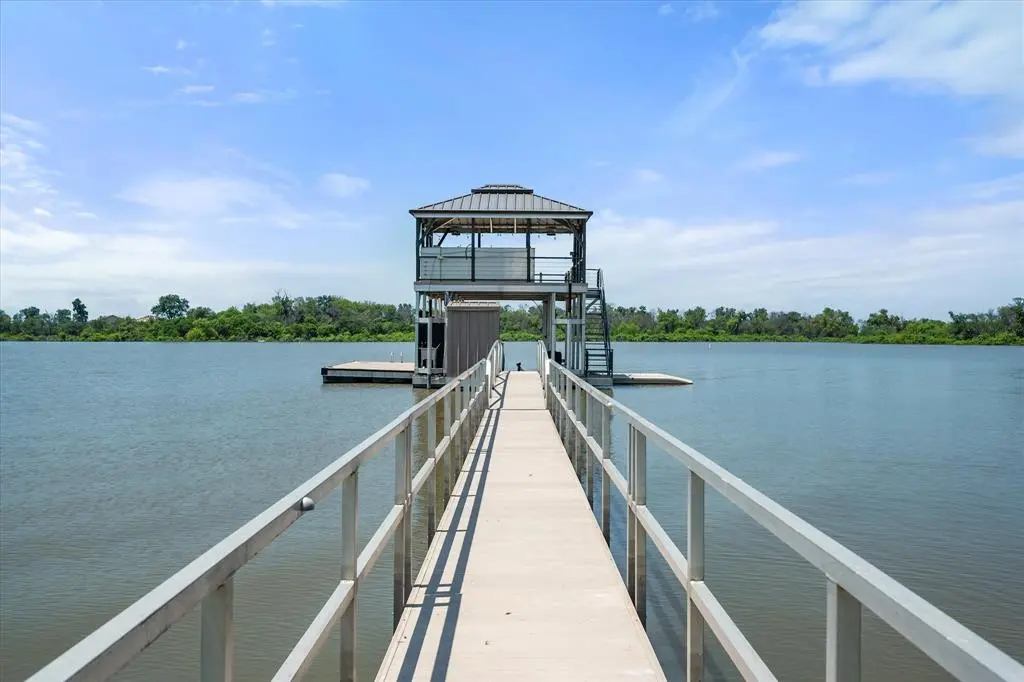 6412 Preferred Drive, Fort Worth, TX 76179