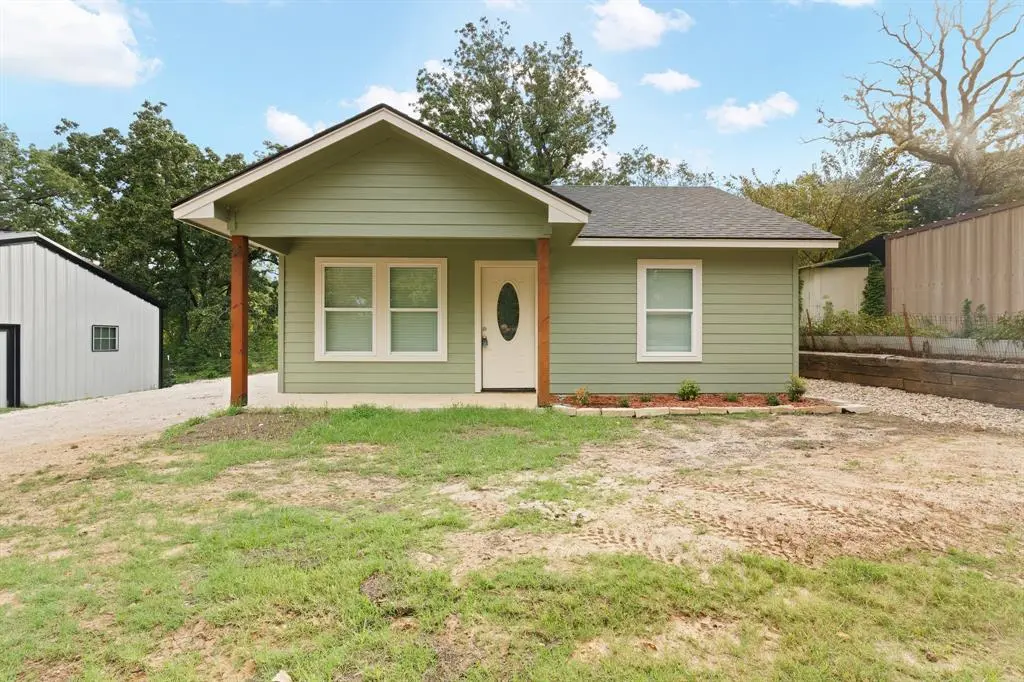 62 Live Oak Street, Alvarado, TX 76009