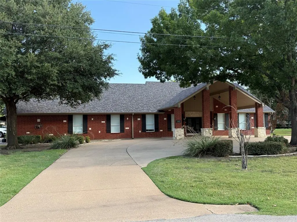 140 W Eldred Street #103, Burleson, TX 76028