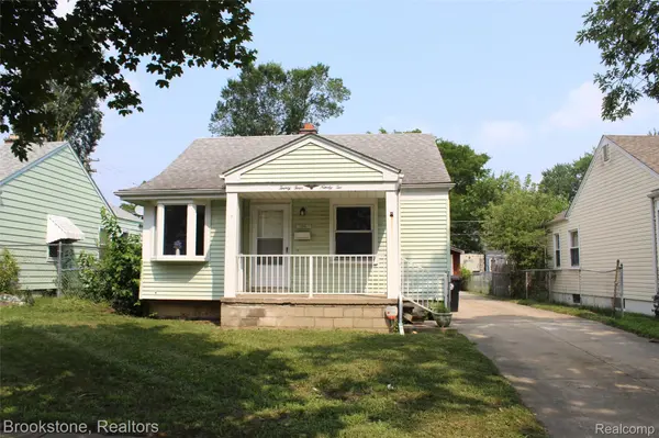 20492 Wakenden, Redford Charter Township, MI 48240