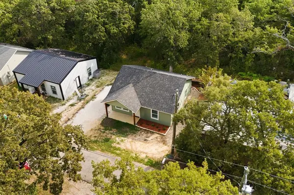 62 Live Oak Street, Alvarado, TX 76009