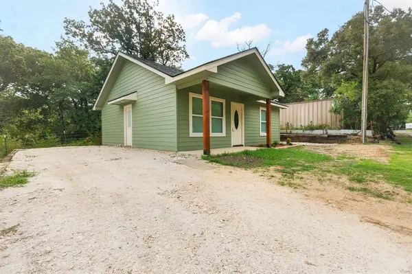 62 Live Oak Street, Alvarado, TX 76009