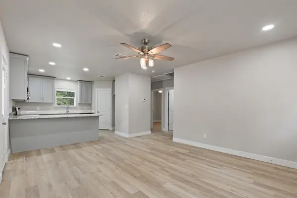 62 Live Oak Street, Alvarado, TX 76009