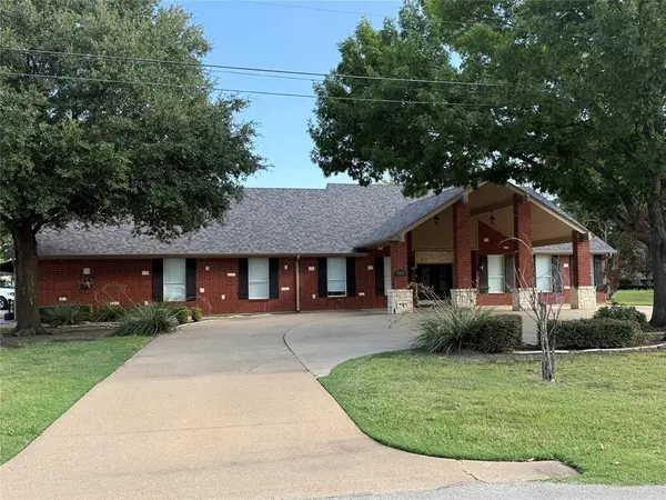 140 W Eldred Street #103, Burleson, TX 76028