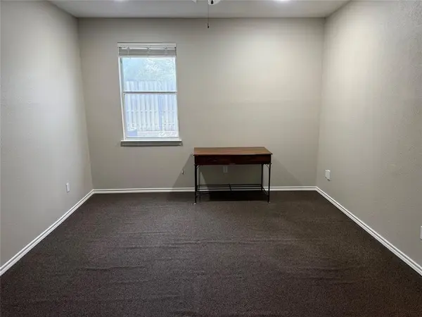 140 W Eldred Street #103, Burleson, TX 76028