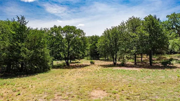310 Rolling Bend, Alvord, TX 76225