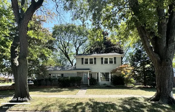 18538 Dogwood LN, Fraser, MI 48026