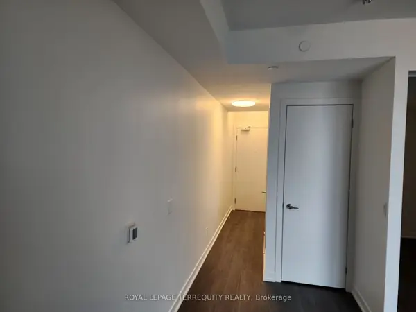 185 Alberta AVE #809, Toronto C03, ON M6C 0A5