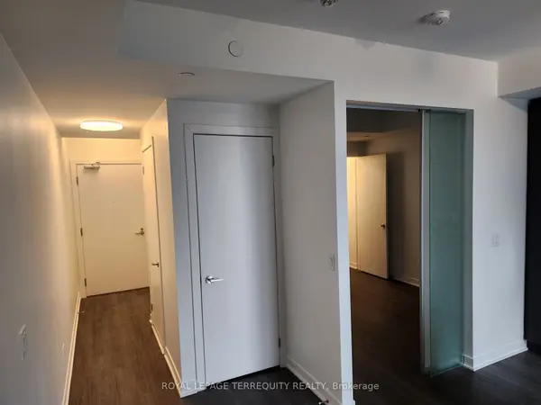 185 Alberta AVE #809, Toronto C03, ON M6C 0A5