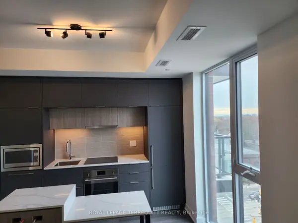 185 Alberta AVE #809, Toronto C03, ON M6C 0A5