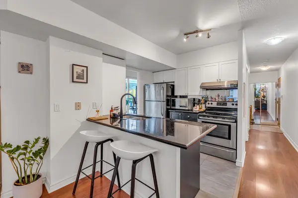 600 Queens Quay W #202, Toronto C01, ON M5V 3M3