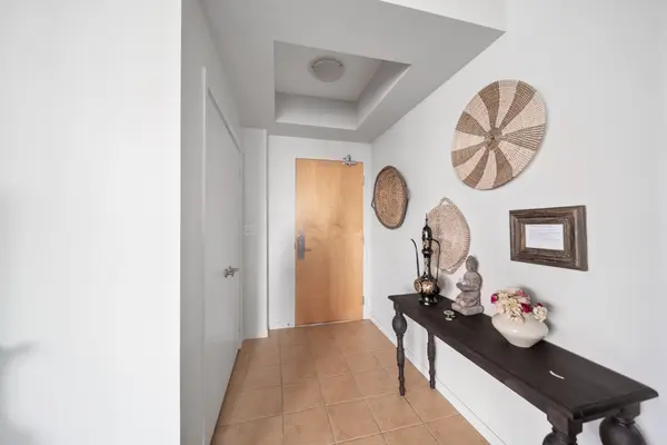 65 Bremner BLVD #4305, Toronto C01, ON M5J 0A7