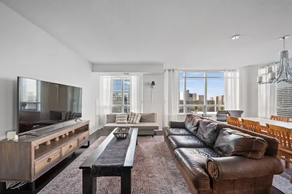 65 Bremner BLVD #4305, Toronto C01, ON M5J 0A7