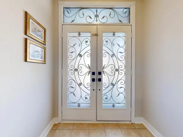 29 Monterey RD, Vaughan, ON L4H 1W3